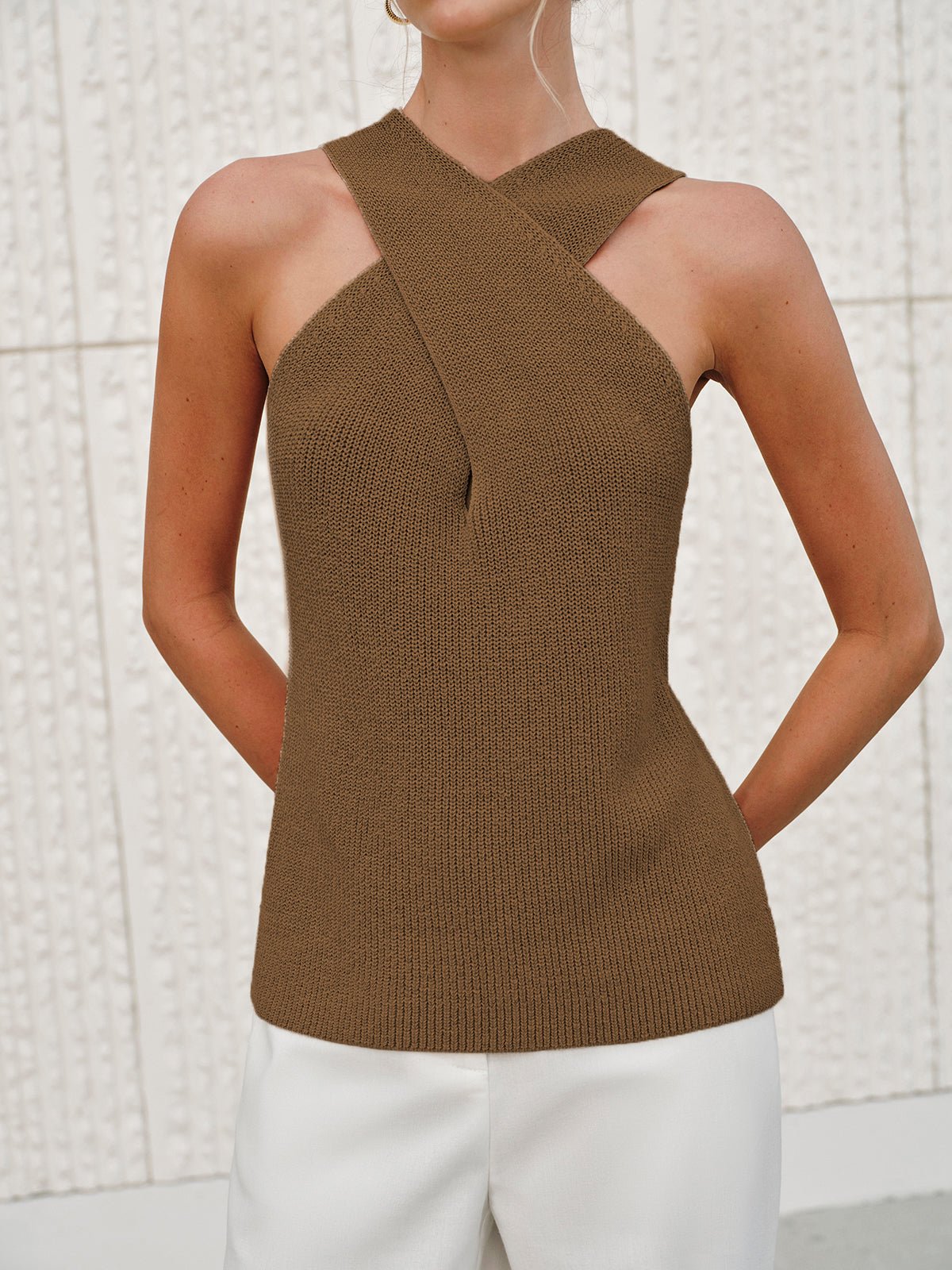 Halter Cross-Over Collar Tank Top - 图片 10