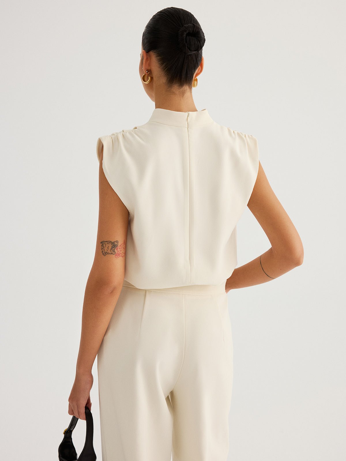 Draped High-Neck Cap Sleeve Blouse - 图片 6