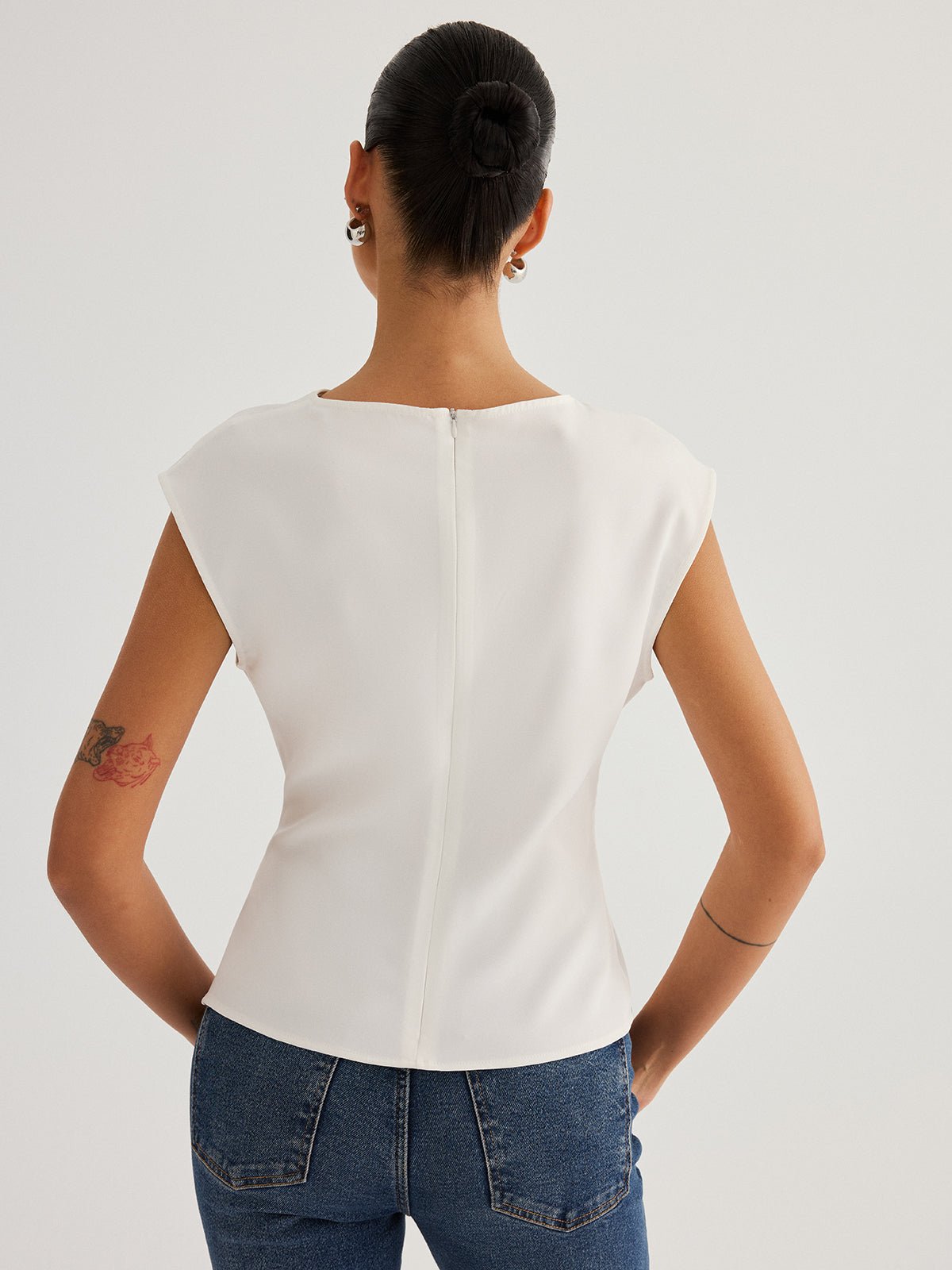 Sleeveless Twisted Waist Blouse - 图片 7