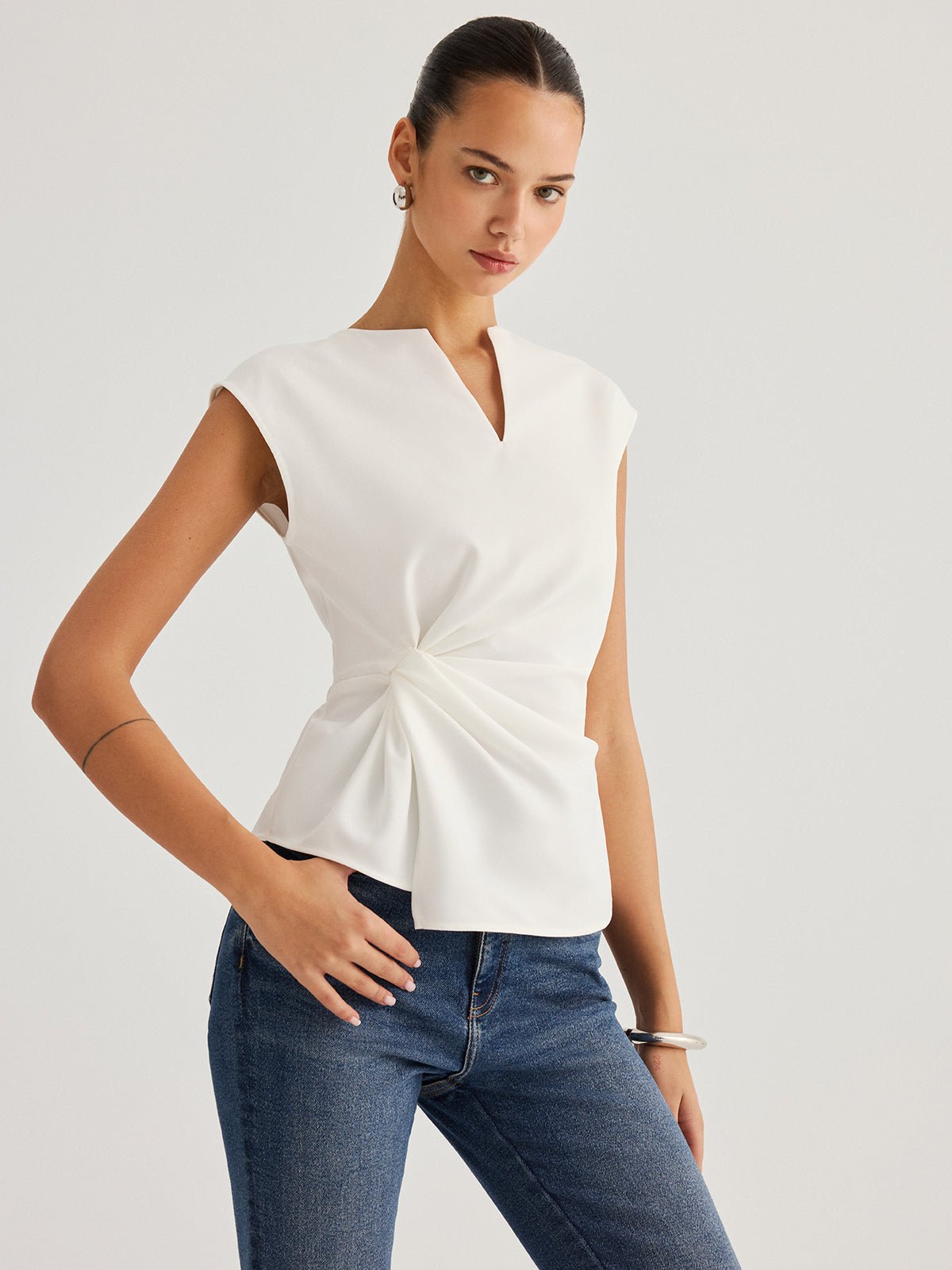 Sleeveless Twisted Waist Blouse - 图片 2